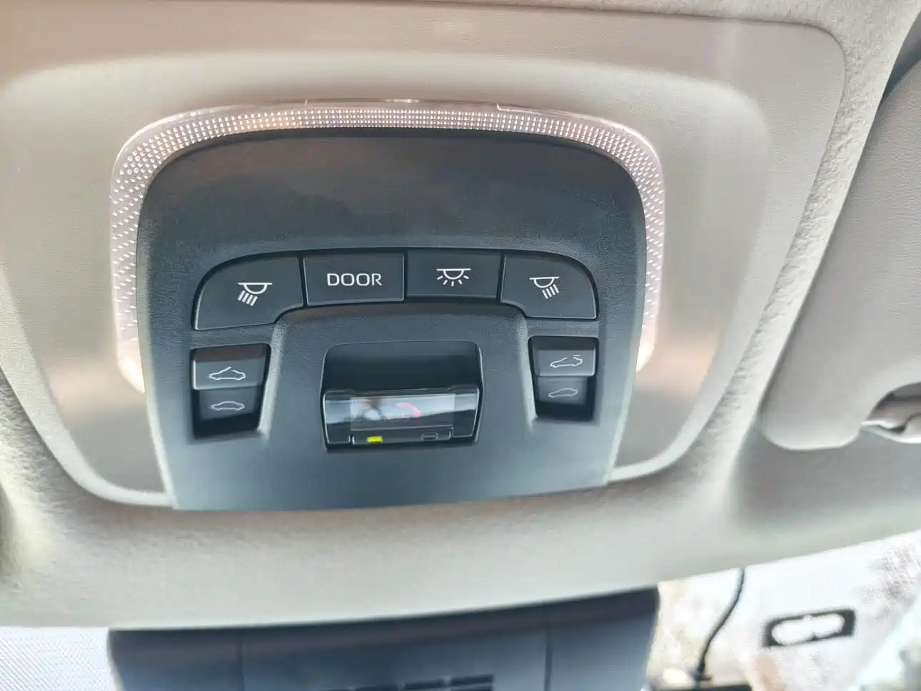 Toyota Frontlander 2024 2.0L CVT Leading Edition фото 12