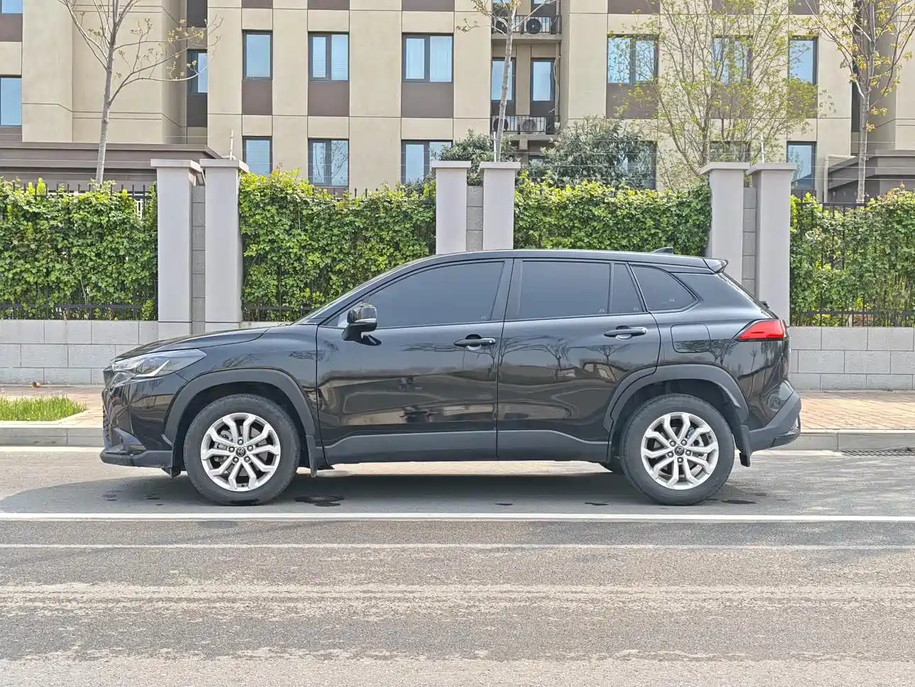 Toyota Frontlander 2024 2.0L CVT Leading Edition фото 7