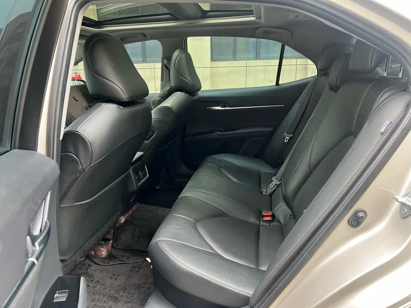Toyota Camry 2023 Hybrid 2.5HG Luxury Edition фото 11