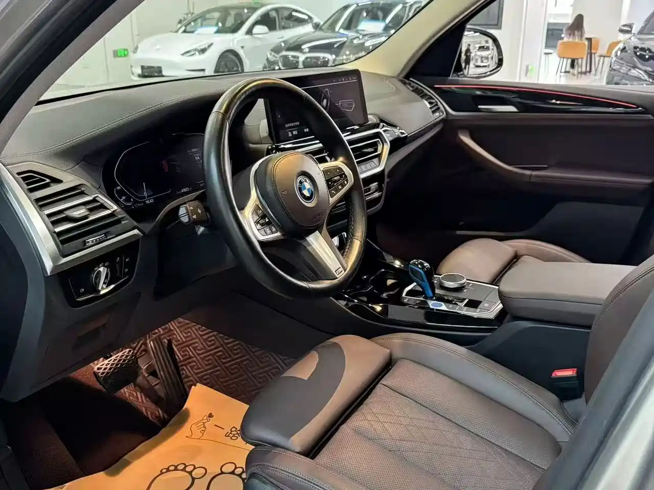 BMW iX3 2022 Leading Edition фото 8