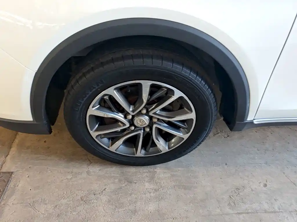 Baojun 730 2020 2019 1.5T CVT Flagship Edition 7-Seater China VI