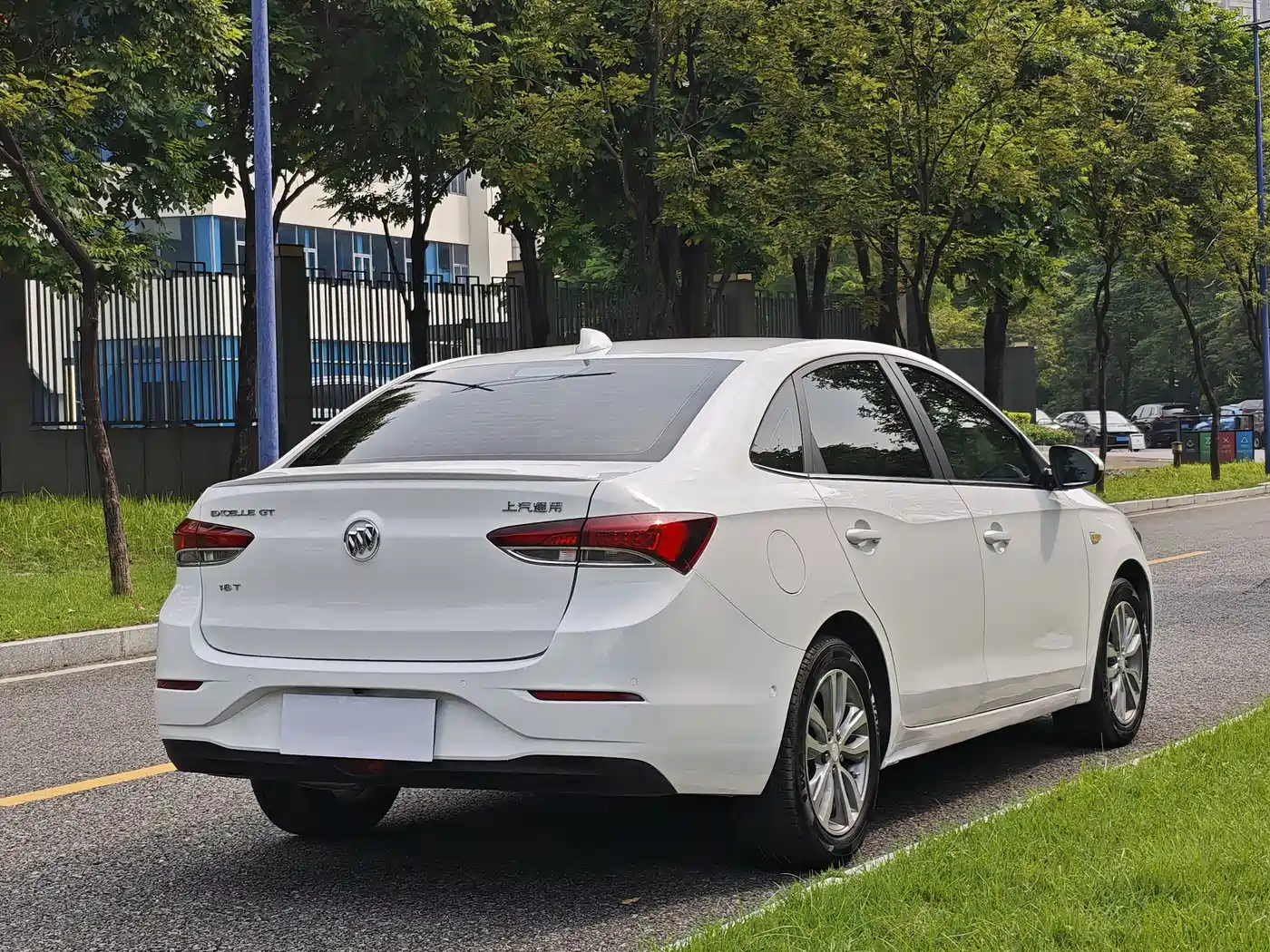 Photo 14 - Buick Excelle
