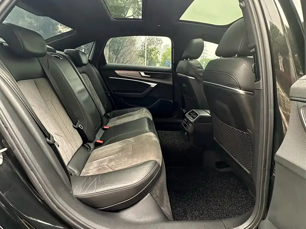 Audi A6L 2021 45 TFSI Exclusive Sport фото 16