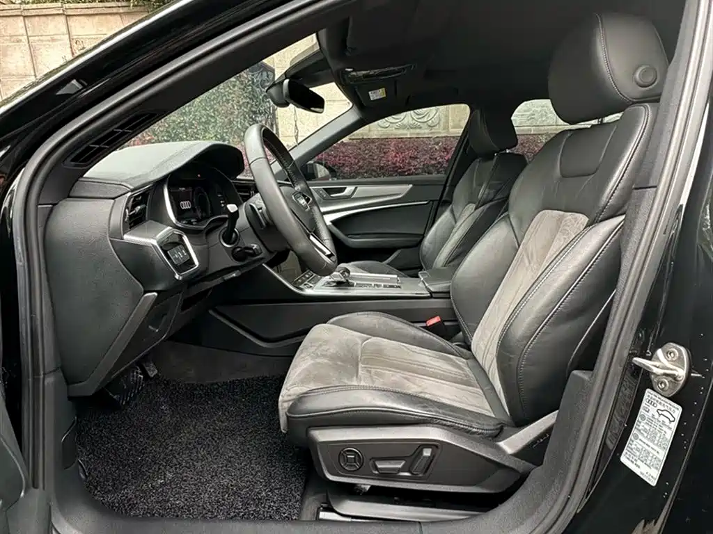 Audi A6L 2021 45 TFSI Exclusive Sport фото 5
