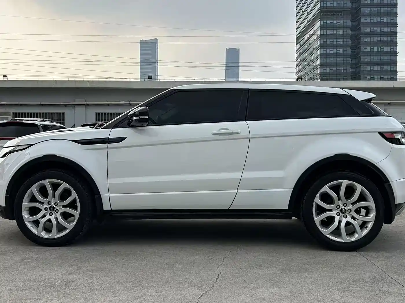 Land Rover Range Rover Evoque (Import) 2013 2.0T 3-door Dynamic Edition фото 11