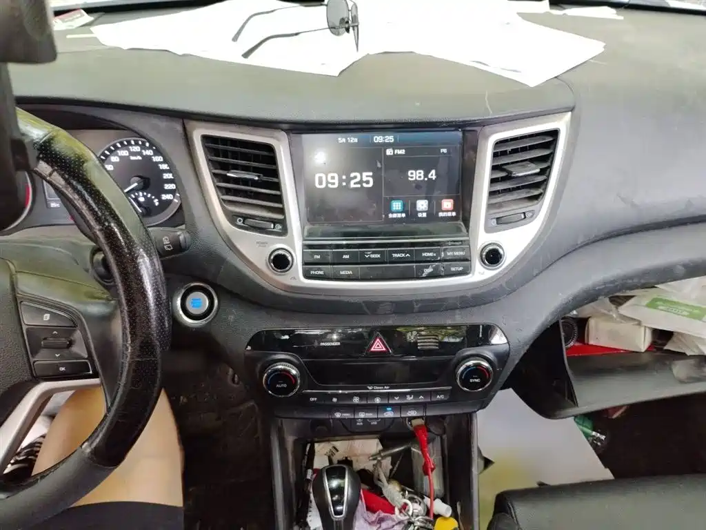 Hyundai Tucson 2015 1.6T Dual Clutch 2WD Smart фото 6