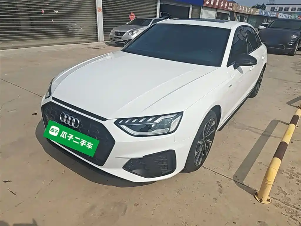 Audi A4L 2023 40 TFSI Luxury Sport