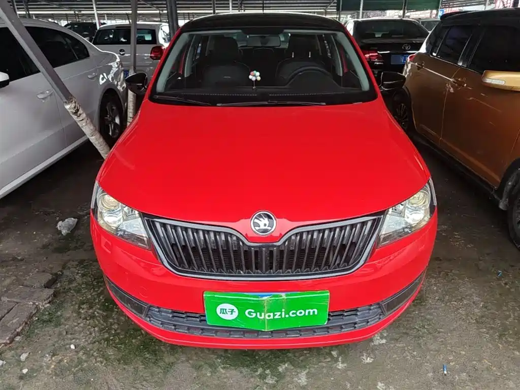 Škoda Skoda Rapid Spaceback 2016 1.6L Automatic Smart Edition фото 3