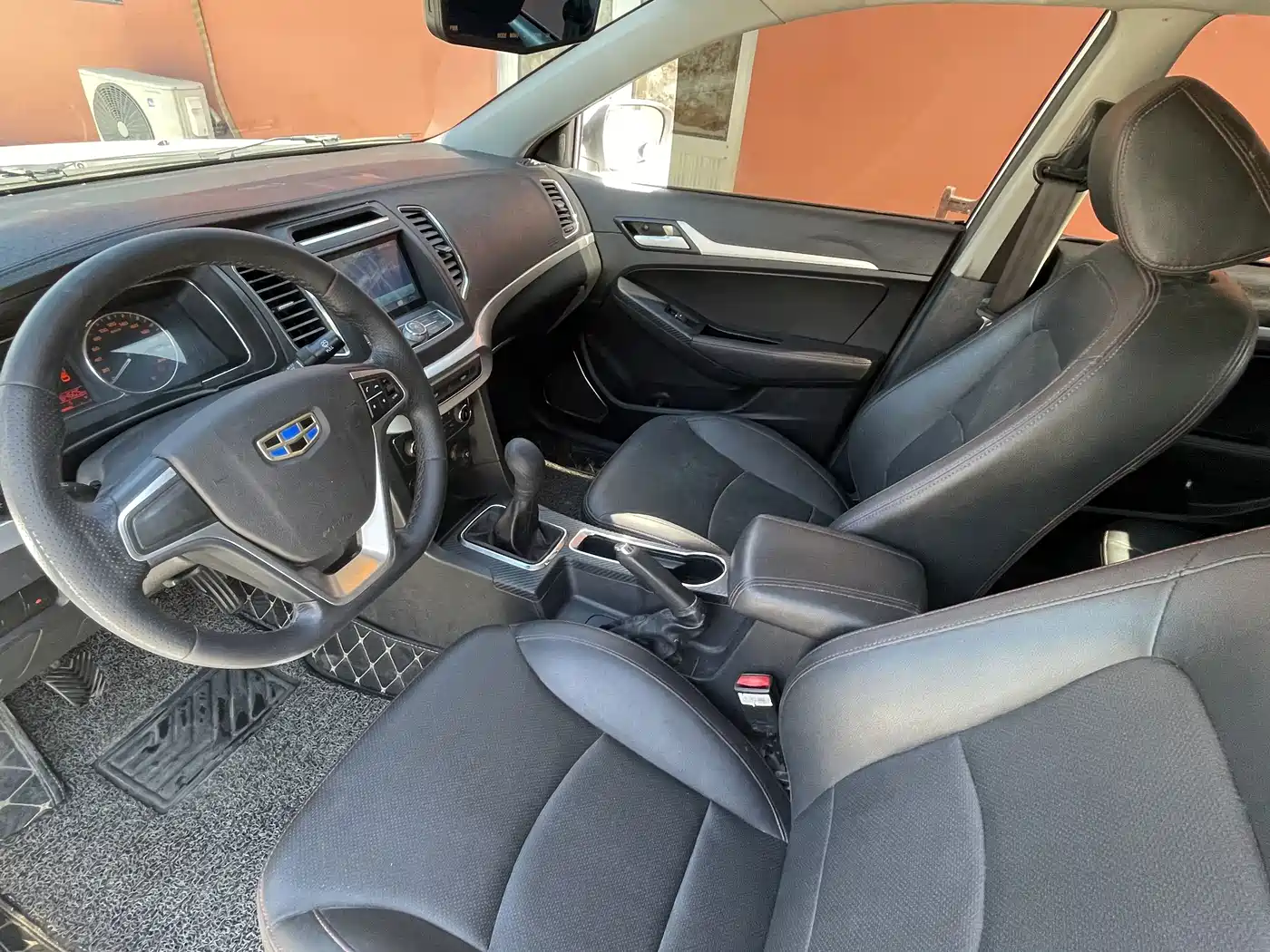 Фото 6 - Geely Vision