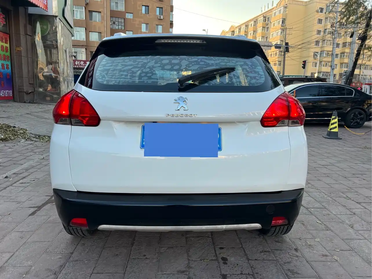 Peugeot 2008 2014 1.6L Automatic Excellence Edition фото 6