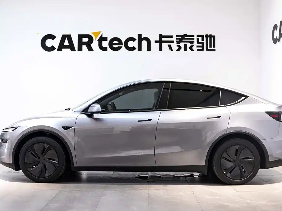 Tesla Model Y 2026 2025 Rear-Wheel Drive