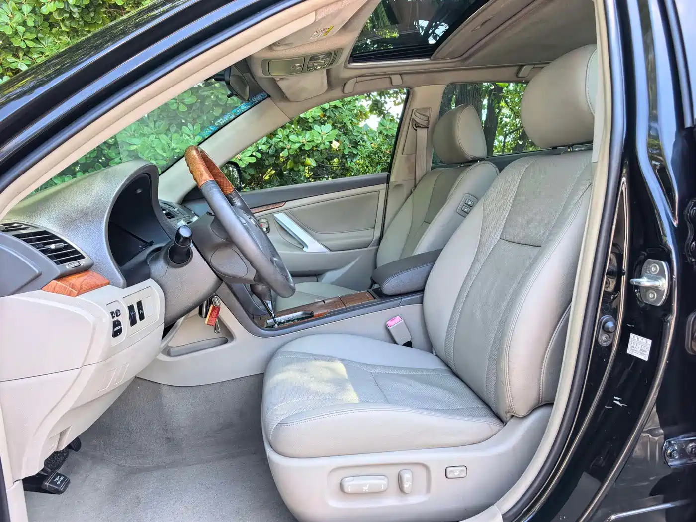 Toyota Camry 2011 240G Luxury Anniversary Edition фото 9