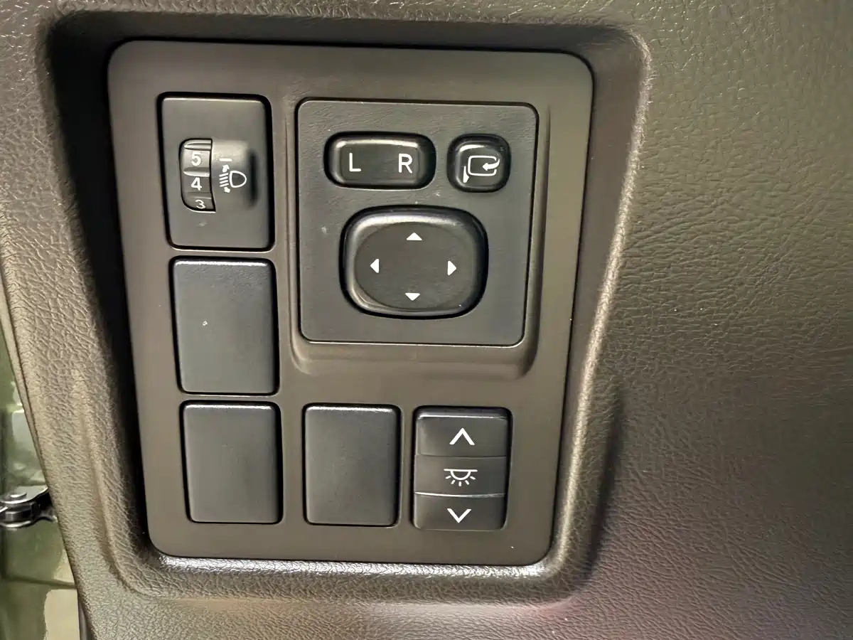 Toyota Prado 2010 4.0L Automatic TX фото 10