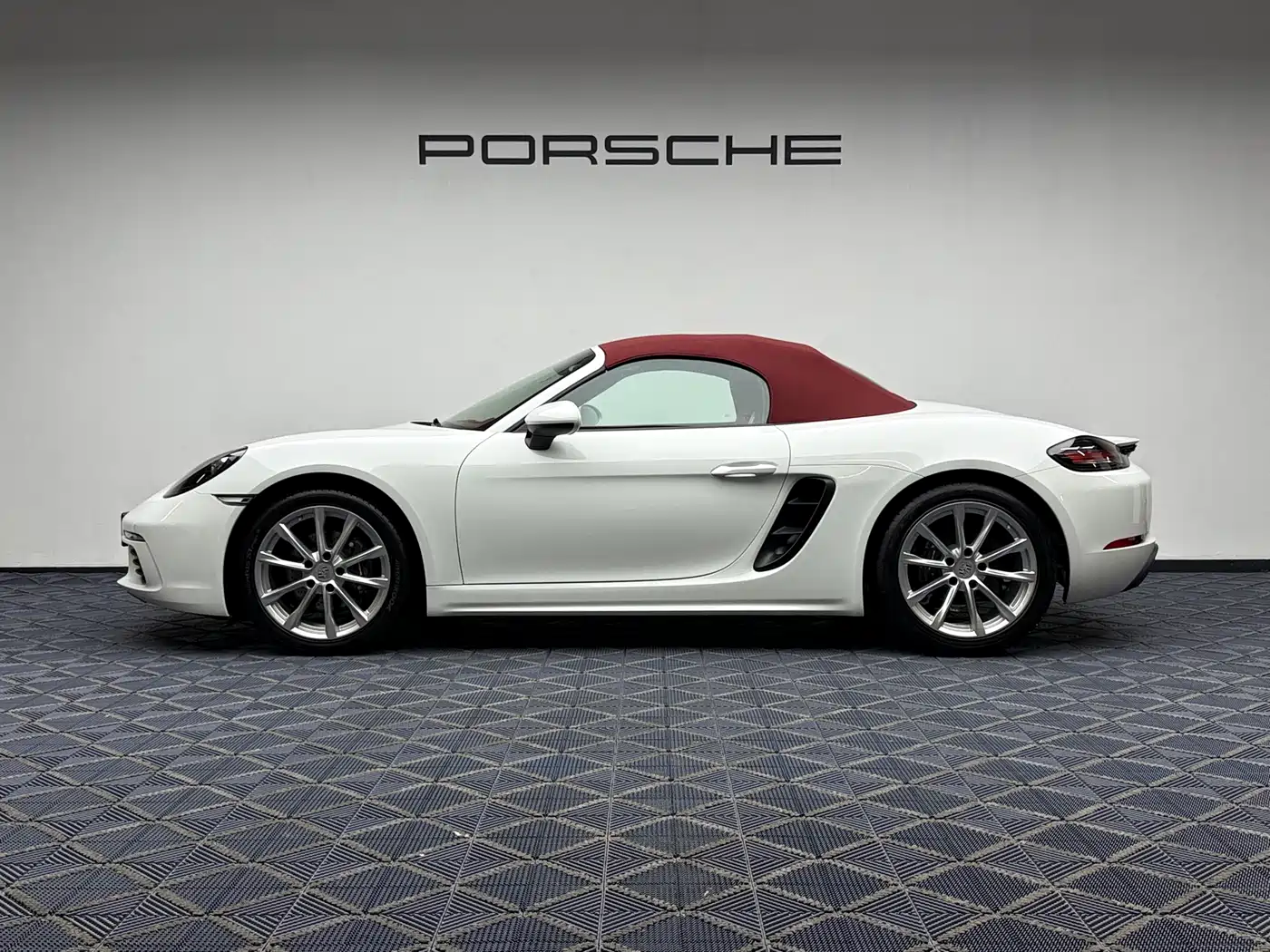 Porsche 718 2022 Boxster 2.0T фото 16