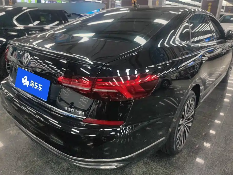 Volkswagen Passat 2020 Facelift 330TSI Luxury China VI фото 3