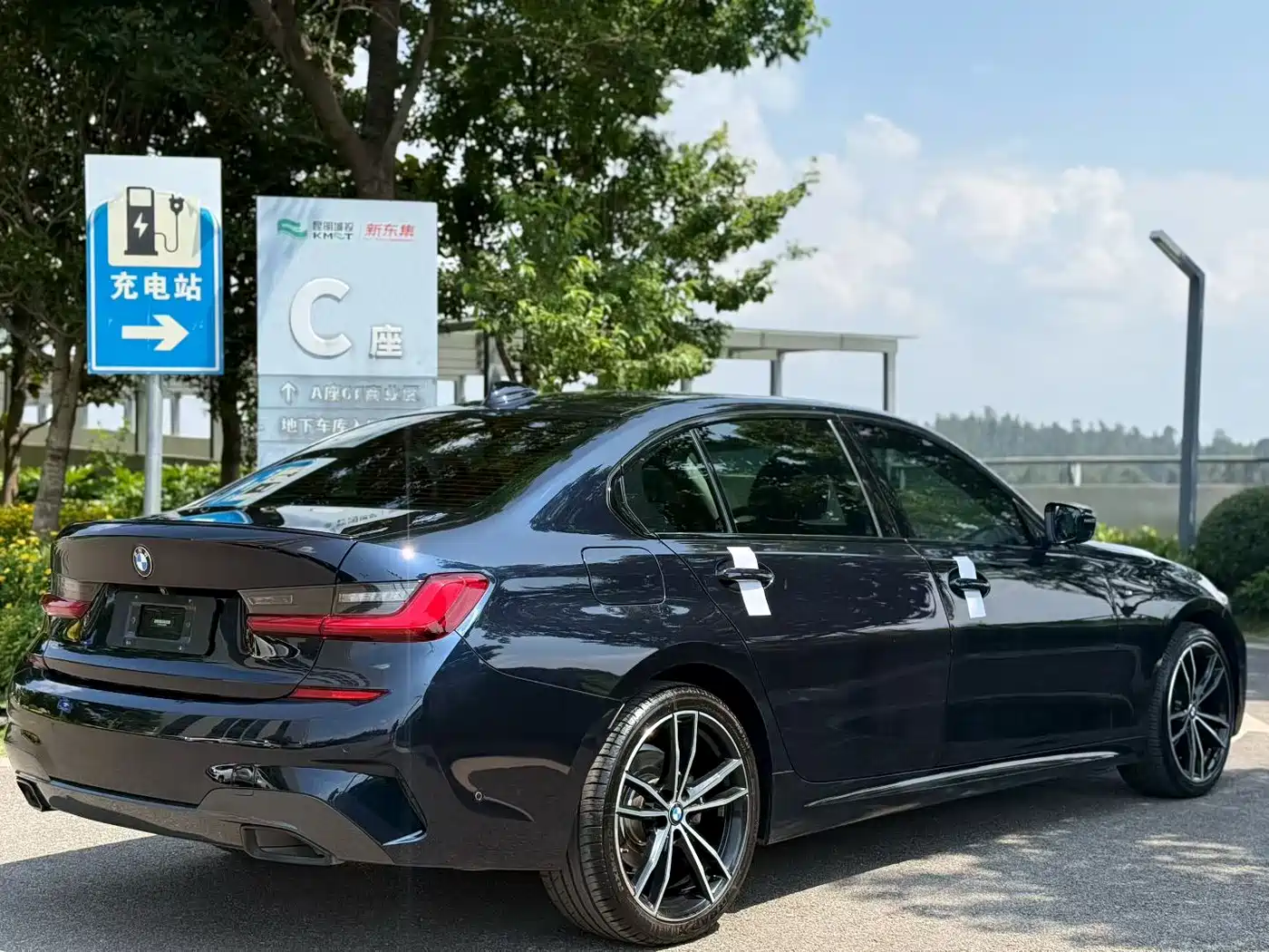 BMW 3 Series 2020 Facelift 325Li M Sport Night Edition фото 9