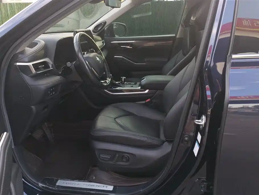 Toyota Highlander 2022 Dual Engine 2.5L 4WD Supreme Edition 7-Seater фото 9
