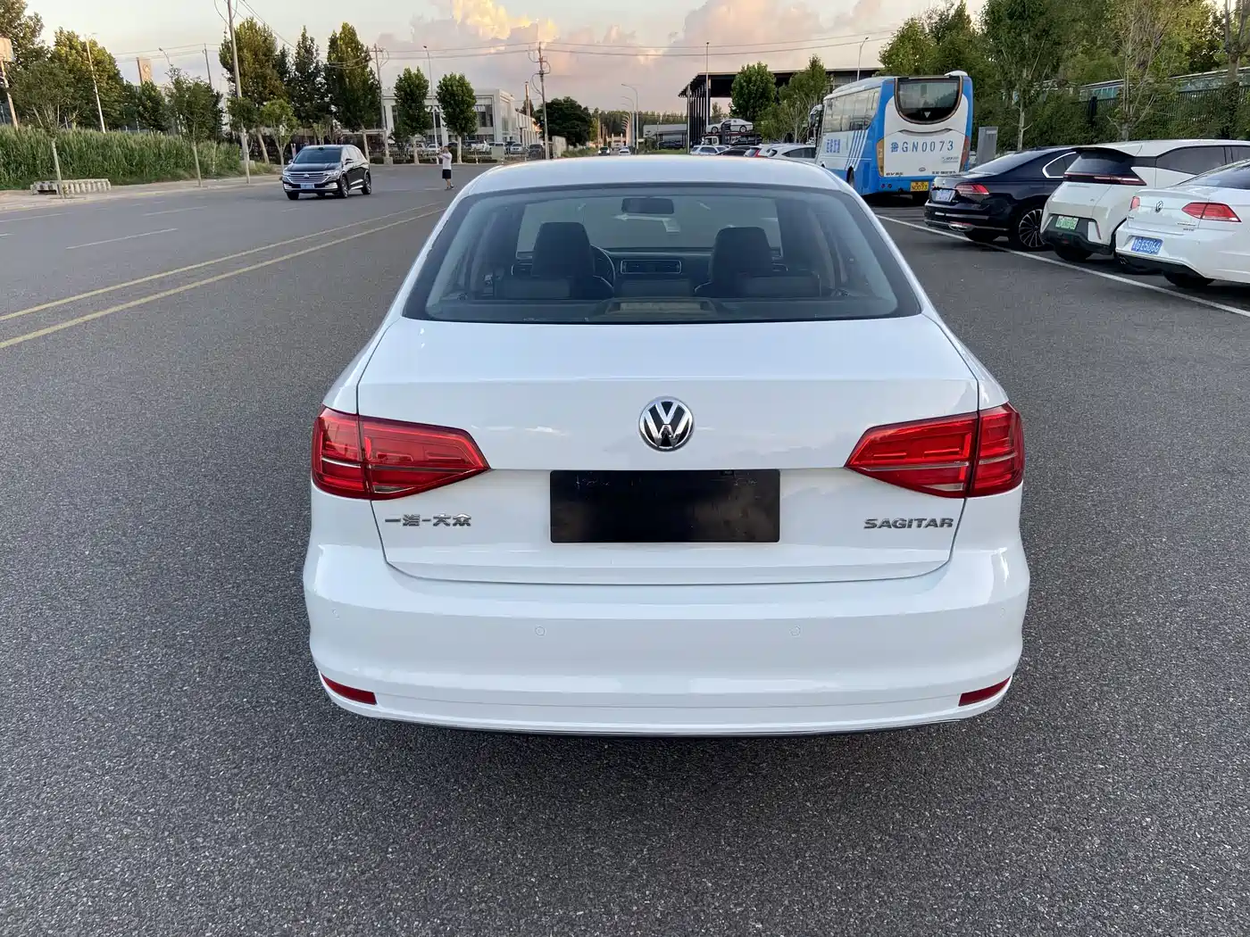 Фото 5 - Volkswagen Sagitar