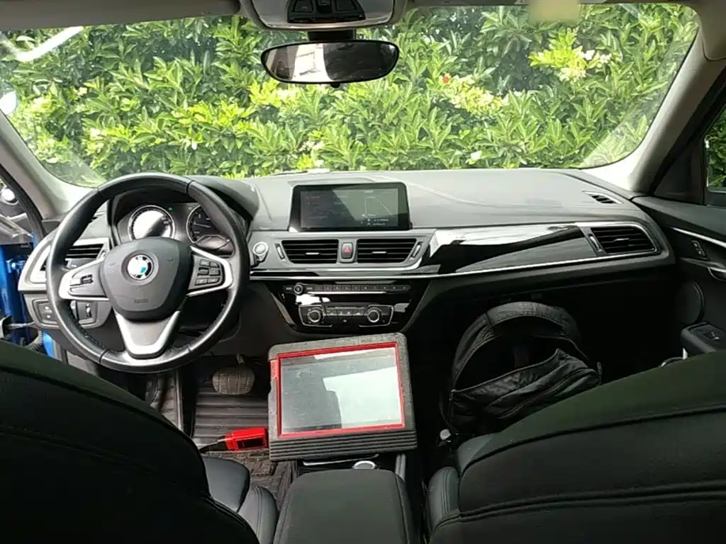 BMW 1 Series 2017 118i Sport фото 10