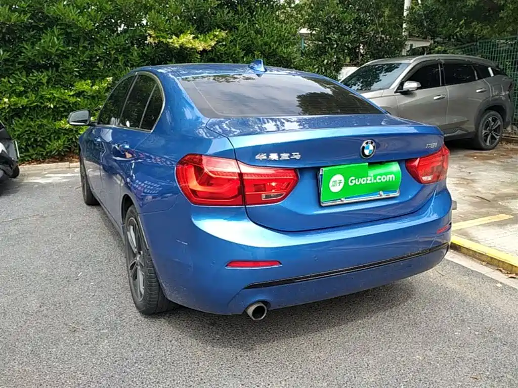 BMW 1 Series 2017 118i Sport фото 5
