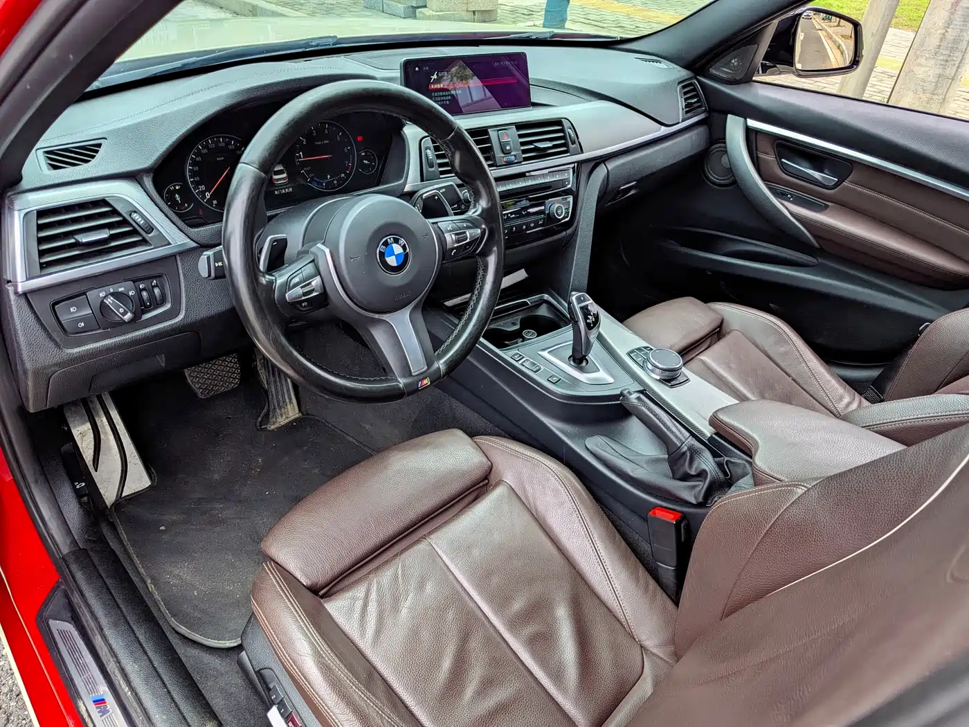 BMW 3 Series 2019 320i M Sport Black Night Edition фото 9