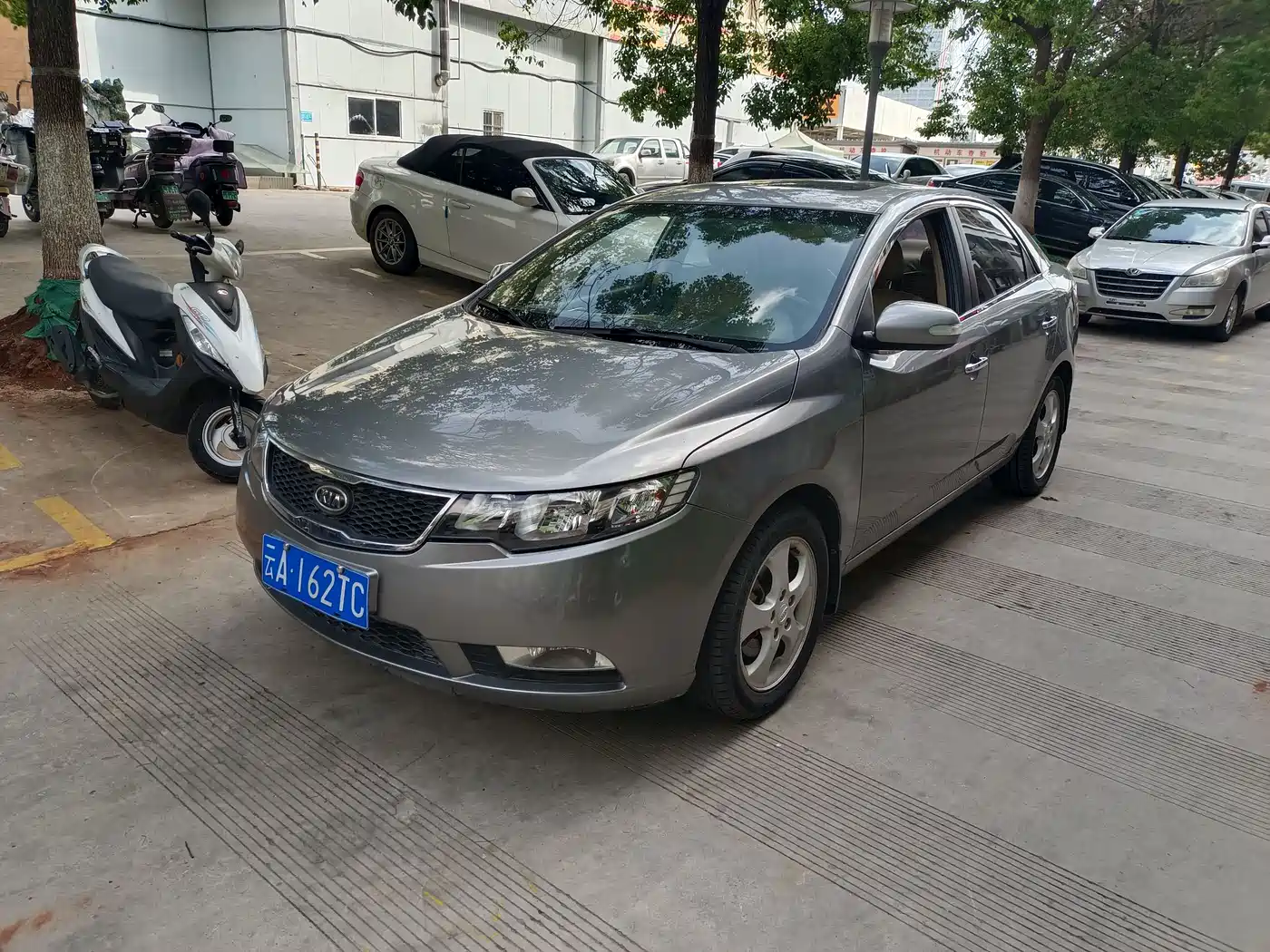 Kia Forte 2009 1.6L MT GLS фото 2