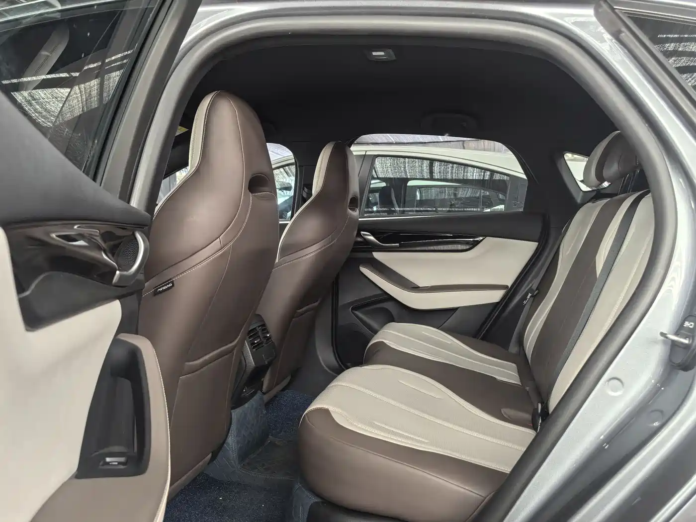 BYD Qin PLUS 2024 Glory Edition DM-i 55KM Leading фото 5