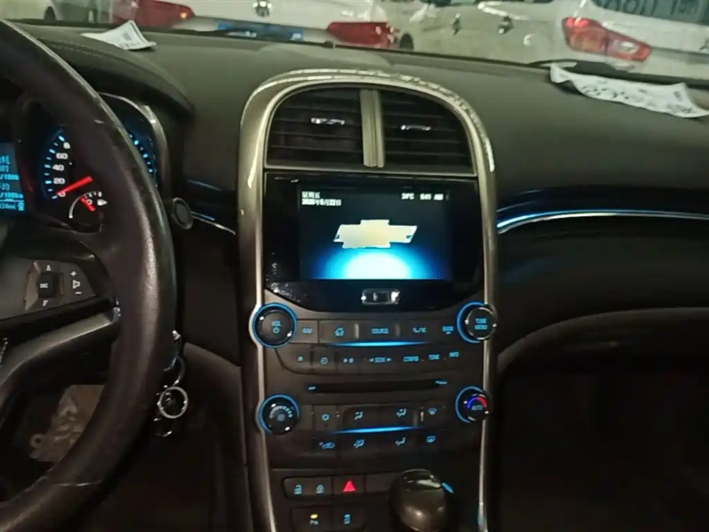 Chevrolet Malibu 2013 2.0L Automatic Luxury Edition фото 10
