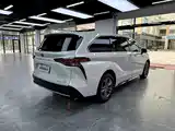Photo 4 - Toyota Sienna