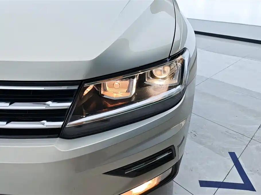 Volkswagen Tiguan L 2019 Facelift 330TSI Auto 2WD Panorama Comfort China VI фото 5