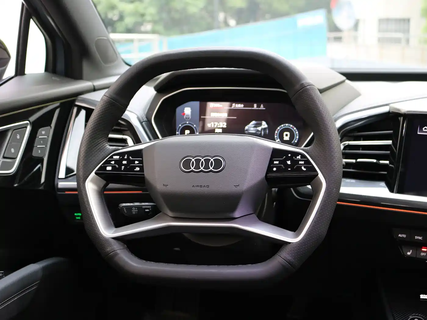 Audi Q4 e-tron 2023 40 e-tron Creation Night Edition фото 12