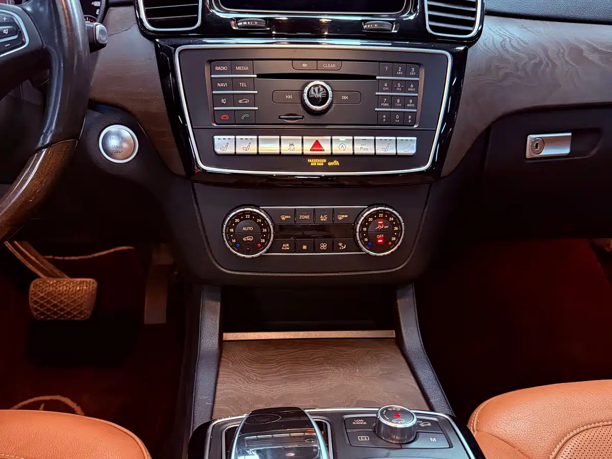 Mercedes-Benz GLS 2017 GLS 500 4MATIC фото 26