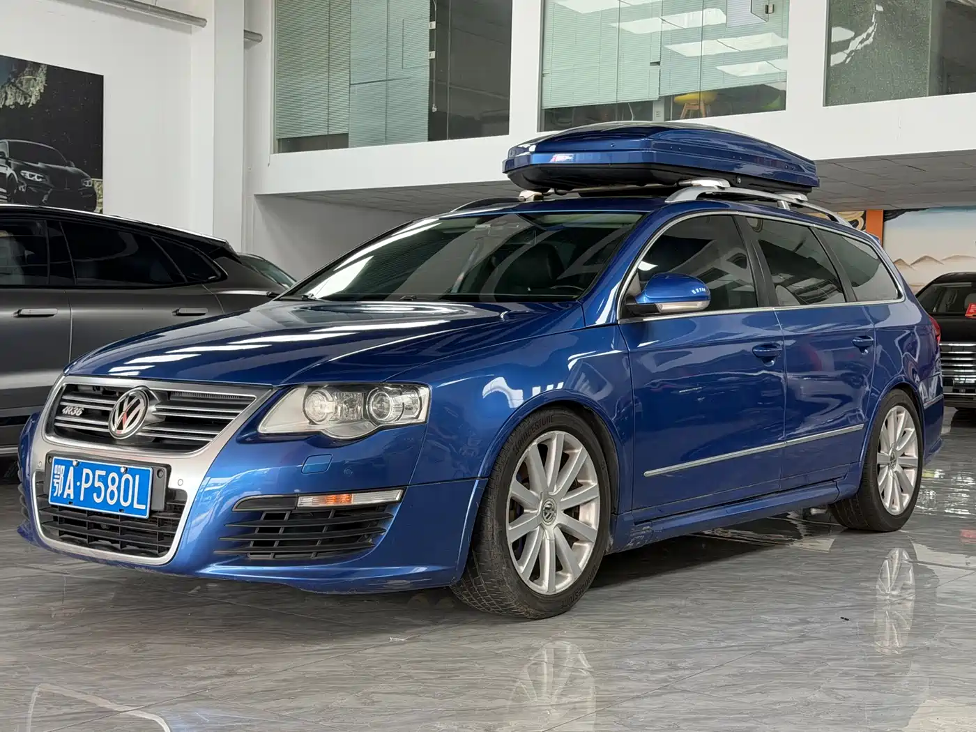 Volkswagen Passat 2008 Volkswagen R36 Wagon