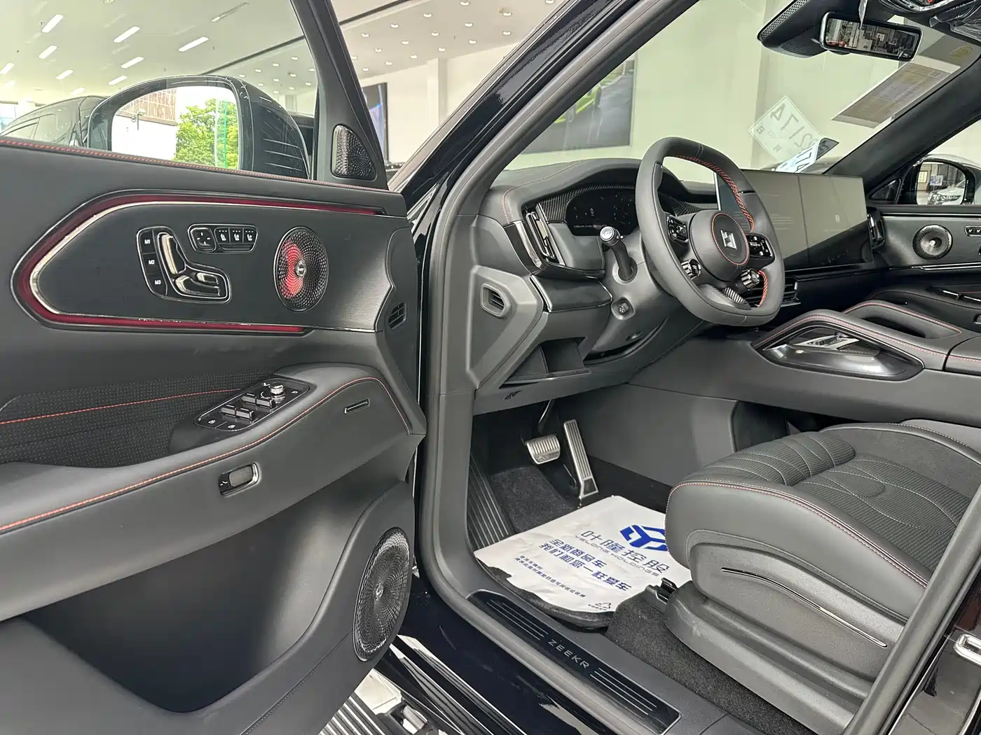 Zeekr 8X 2026 Model Dark Edition 5-Seater фото 6