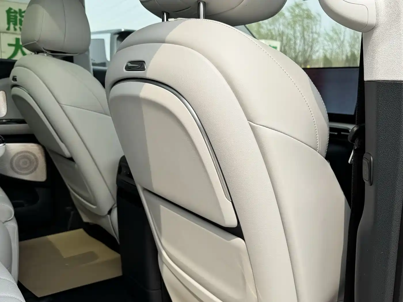 Voyah Auto Voyah Dreamer 2025 PHEV AWD Flagship Kunpeng Edition фото 14