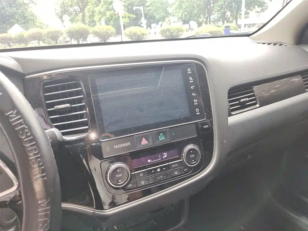 Mitsubishi Outlander 2019 2.0L 2WD Enjoy 5-Seater China VI фото 6
