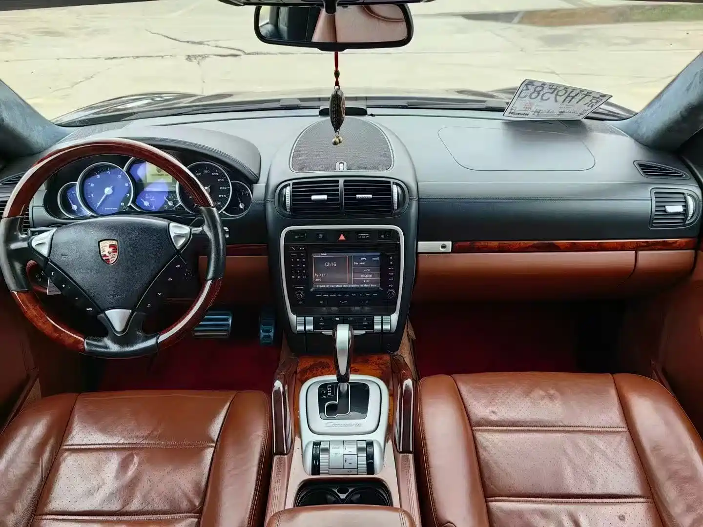 Photo 4 - Porsche Cayenne