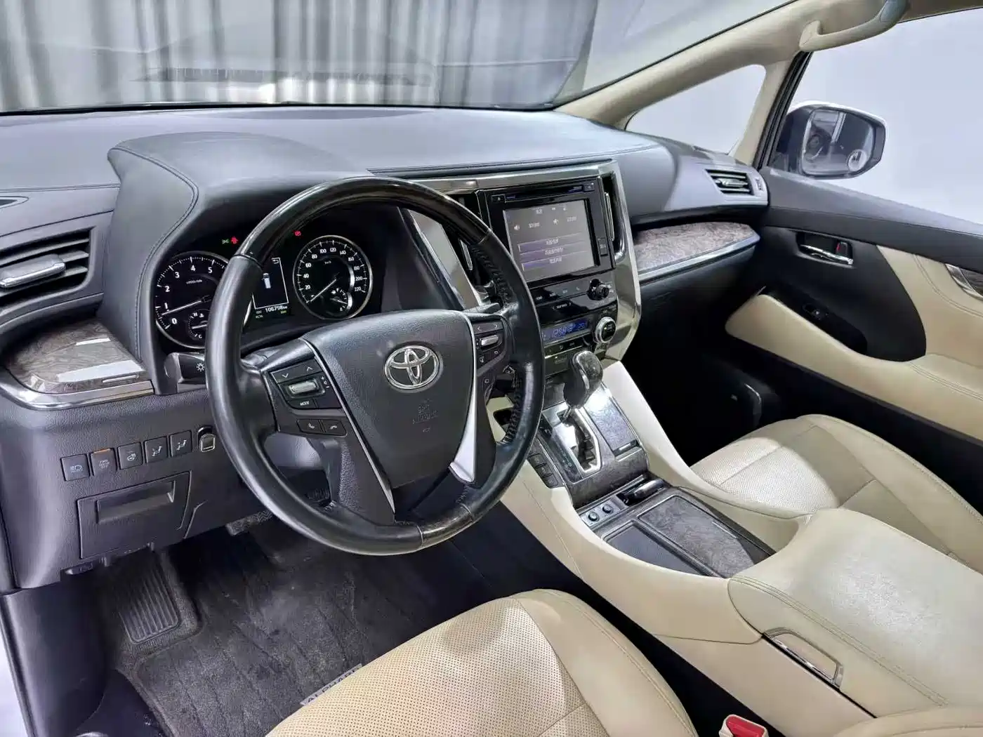 Toyota Alphard 2020 Hybrid 2.5L Premium Edition фото 9