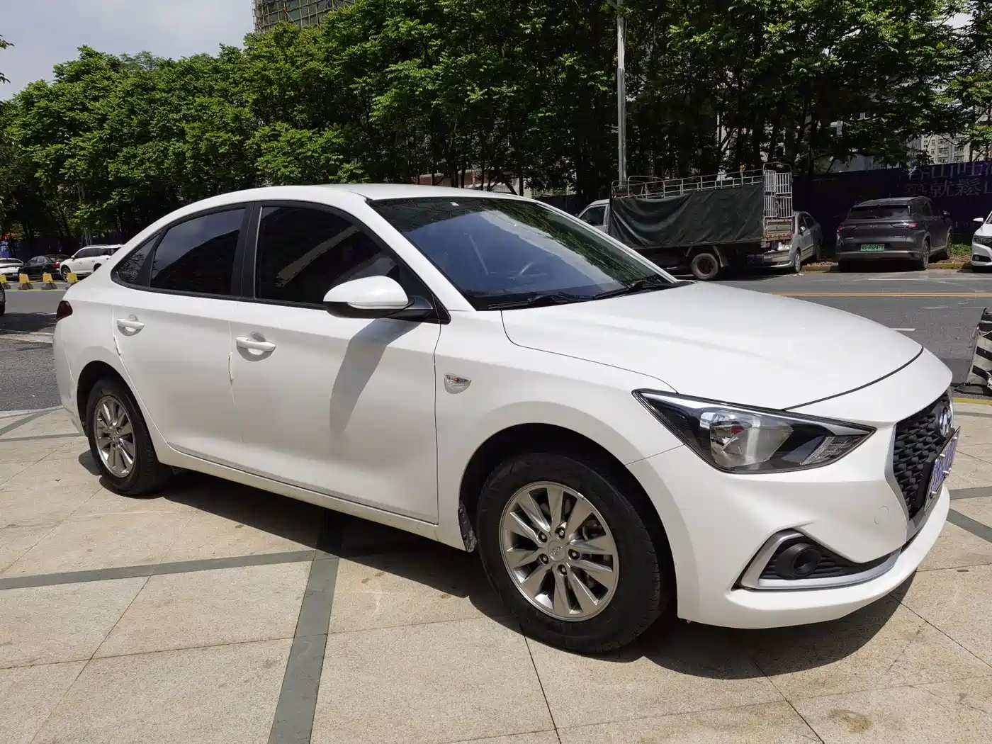 Hyundai Elantra 2018 1.6L Automatic Pleasing Edition GL China VI фото 4