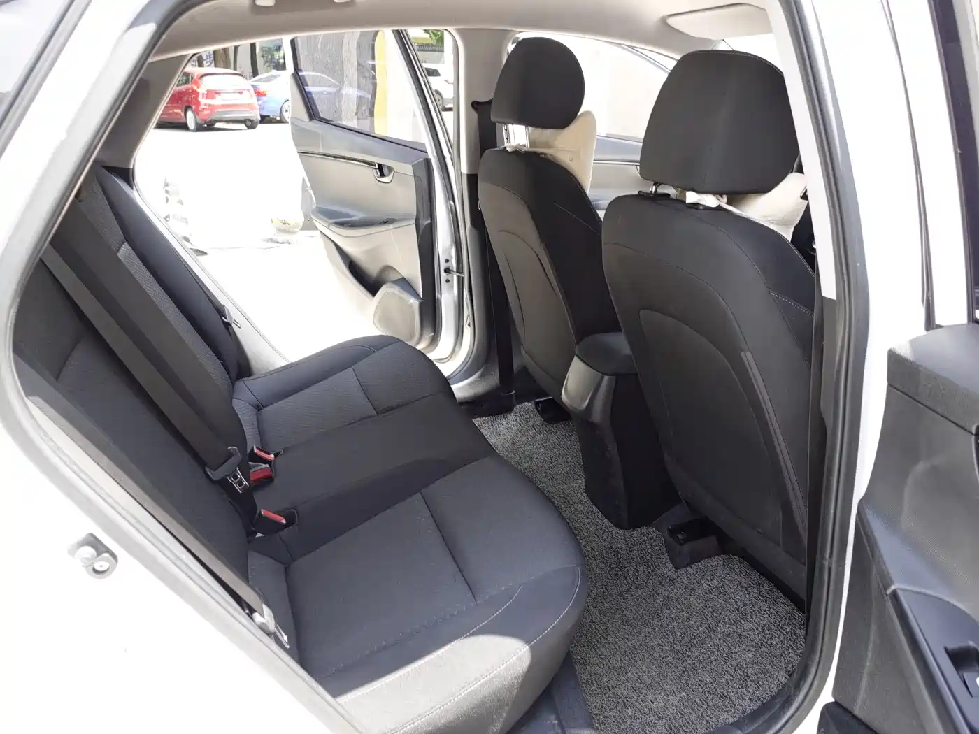 Hyundai Elantra 2018 1.6L Automatic Pleasing Edition GL China VI фото 9