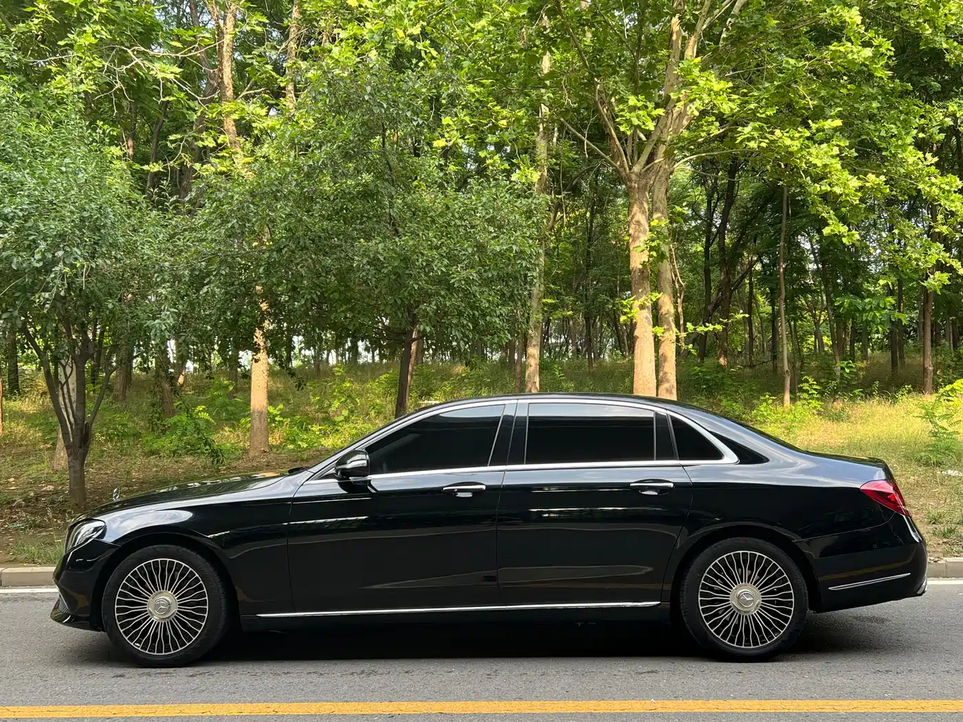 Mercedes-Benz E-Class 2016 E 300 L Fashion Type фото 10