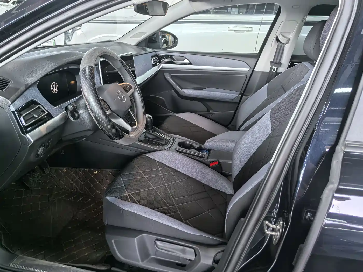 Volkswagen Lavida 2023 1.5L Auto Delight Edition фото 7