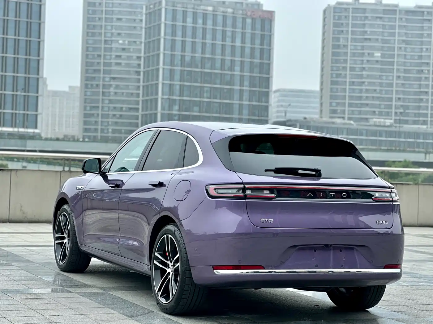 AITO Wenjie AITO M5 2025 Extended Range Ultra AWD фото 12