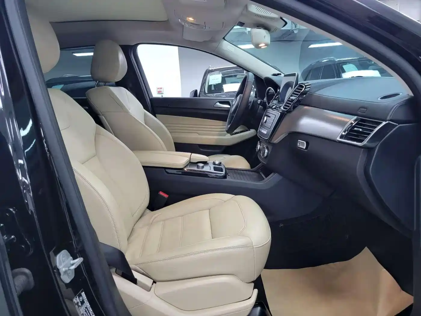 Mercedes-Benz GLE Coupe 2015 GLE 320 4MATIC Coupe SUV фото 8