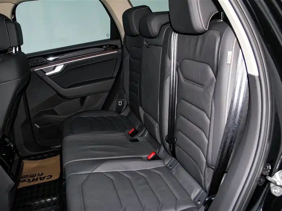 Volkswagen Touareg 2023 3.0TSI R-Line Classic Sports Package фото 25