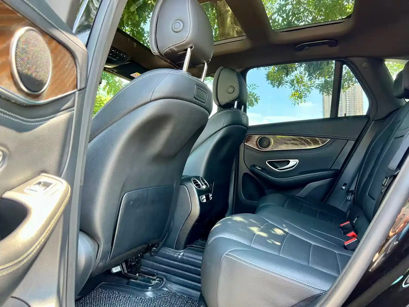 Photo 6 - Mercedes-Benz GLC
