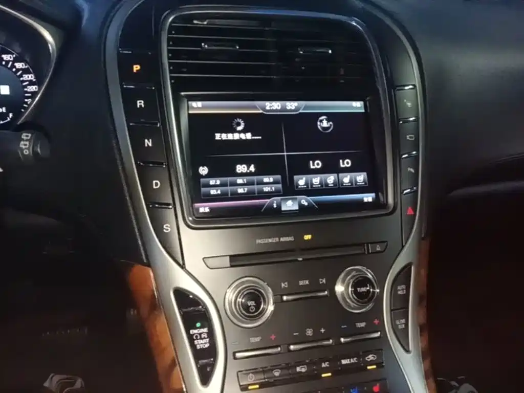 Фото 13 - Lincoln MKX