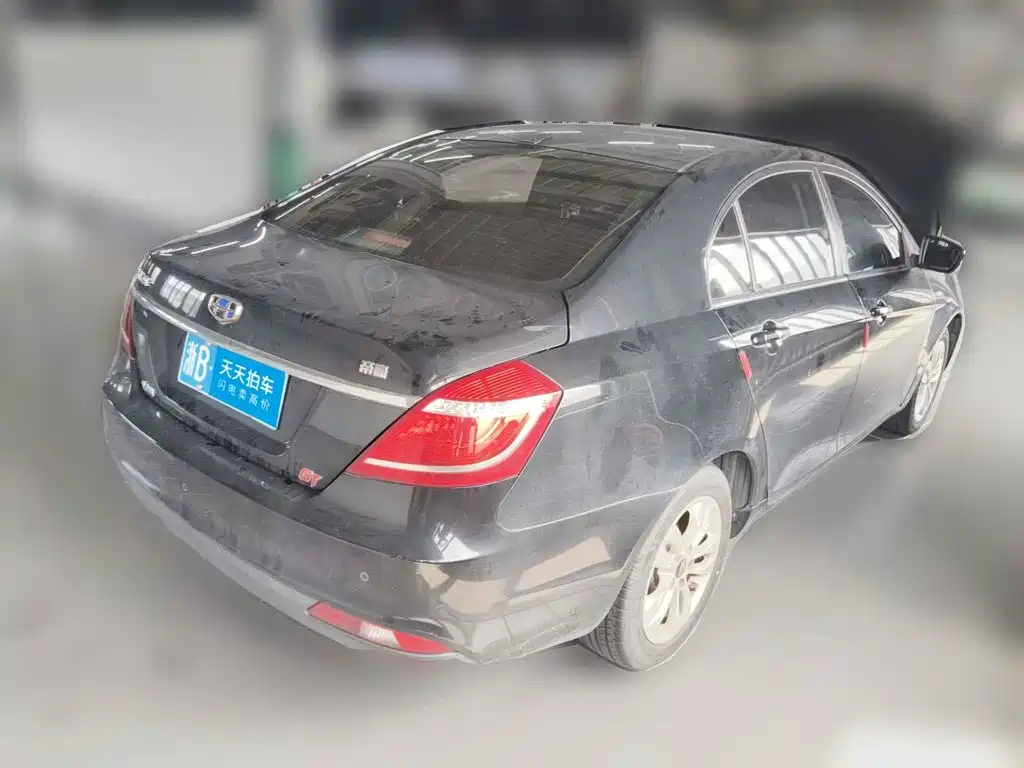 Фото 5 - Geely Emgrand