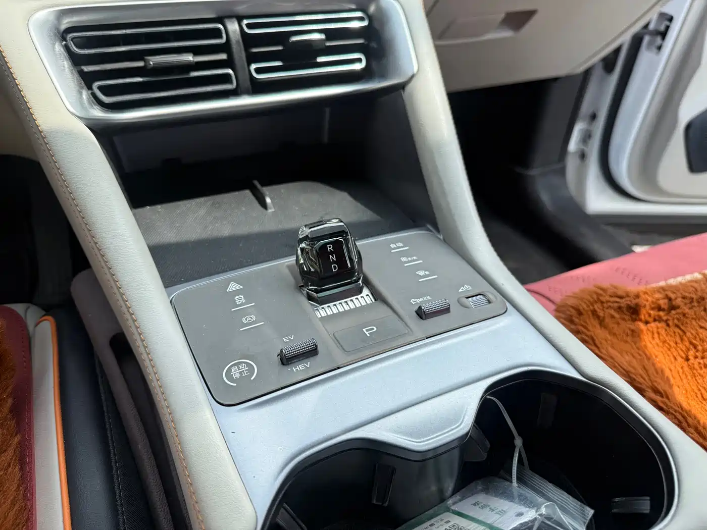 BYD Song PLUS PHEV 2024 Glory Edition DM-i 110km Flagship фото 14