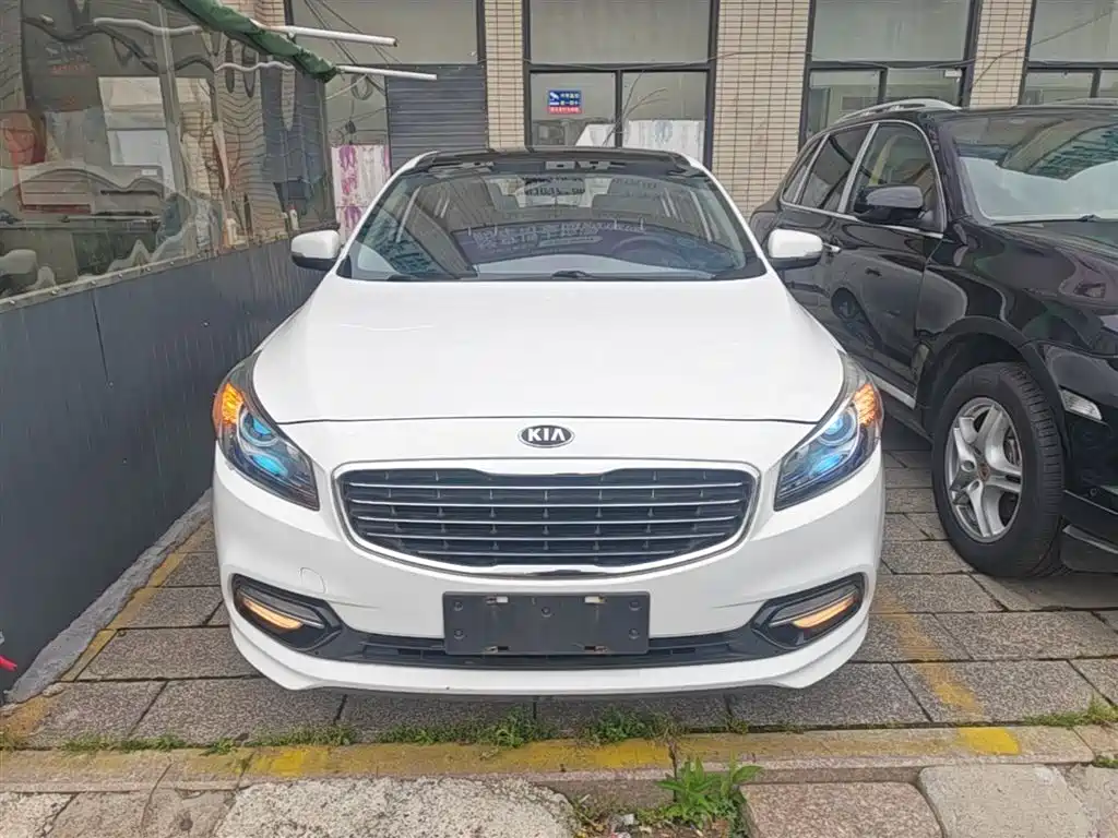 Kia K4 2014 1.8L Automatic DLX фото 3